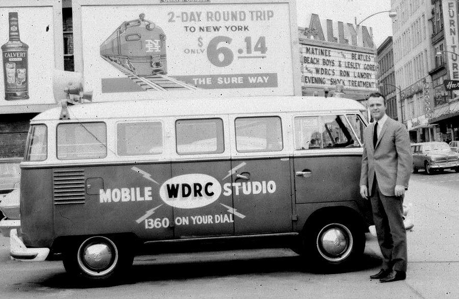 1964 - WDRC Mobile STjudio and announcer Ron Landry