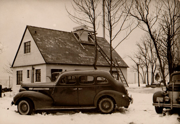W1SXL transmitter building in winter, probably early 1936
