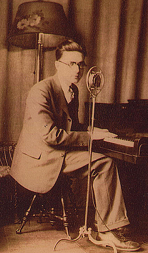 Walter Haase plays the piano at WPAJ's New Haven studio in the mid 1920s.